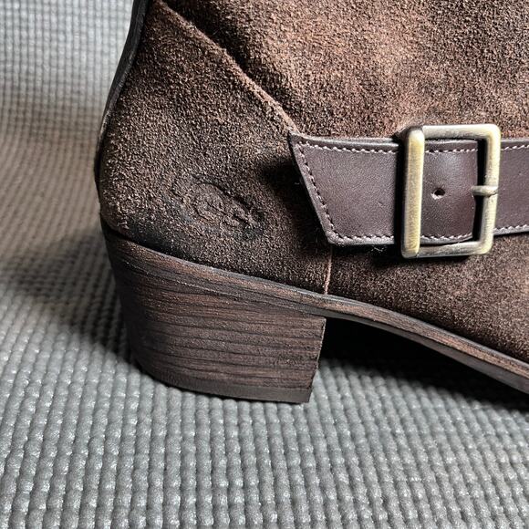 UGG Wright Belted Bootie Ankle Boots Womens 7.5 Brown Distressed Leather Western - Picture 7 of 12
